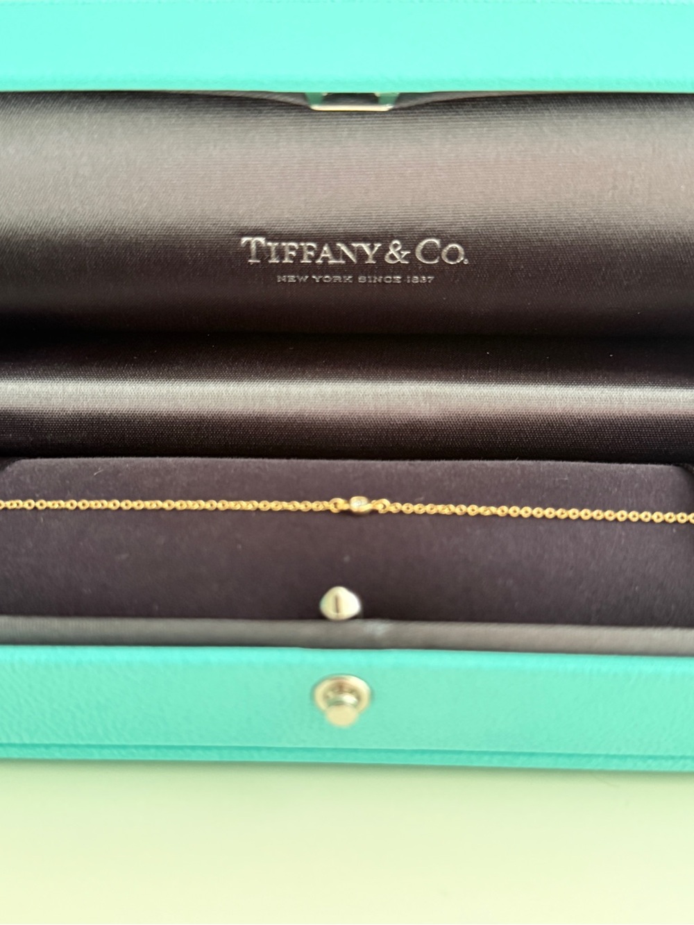 Tiffany & Co. Elsa Peretti® Diamonds by the Yard® Single Diamond Bracelet Gold - Picture 5 of 9